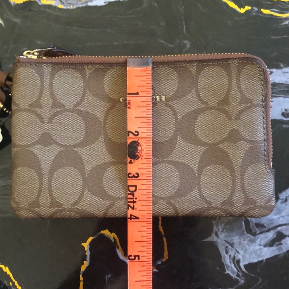 ✨SOLD✨SIGNATURE COACH DOUBLE ZIPPER WRISTLET -NWT- - Picture 6 of 6